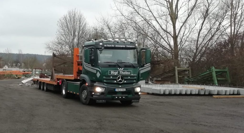 Transporte von Beton-Fertigteilen