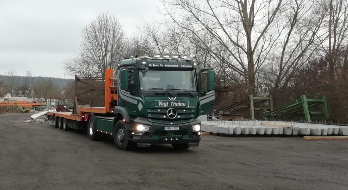Transporte von Beton-Fertigteilen